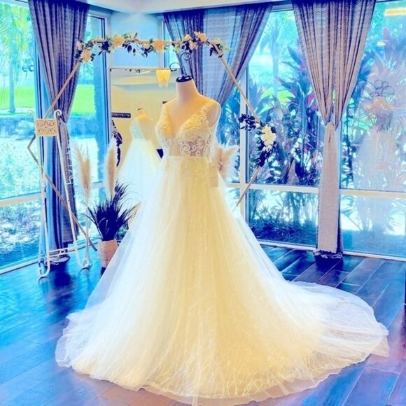 Bianco Vita Wedding Dress Couture Tulle A-line Size 10 NEW - Picture 1 of 16